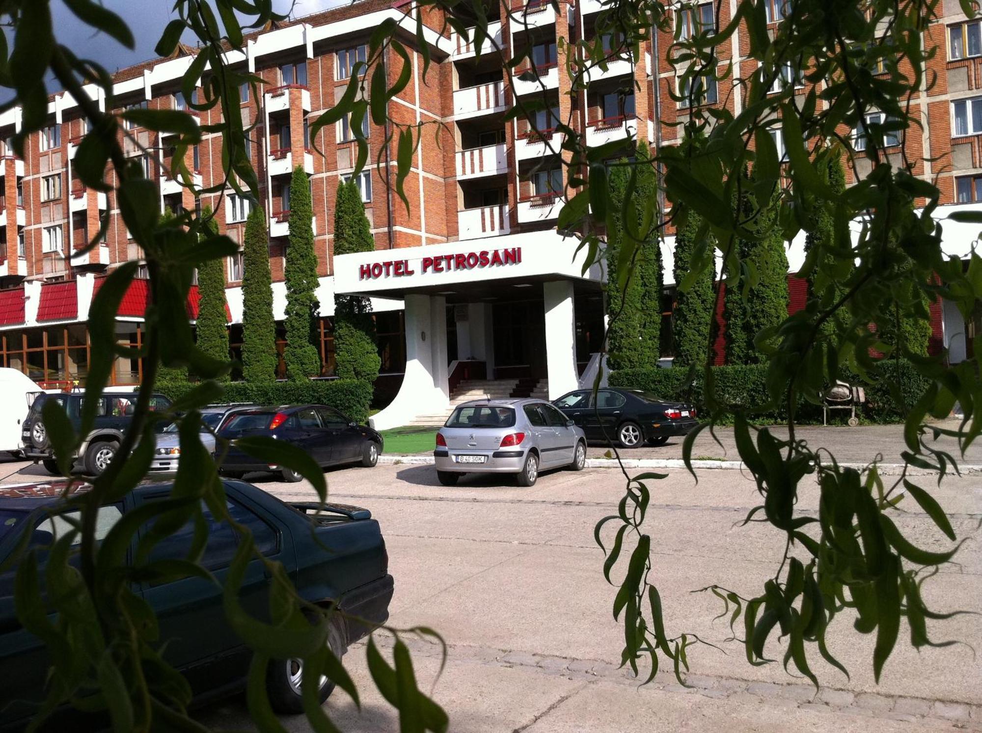 Petrosani Camere De Inchiriat - Hotel Petroshani Srl المظهر الخارجي الصورة